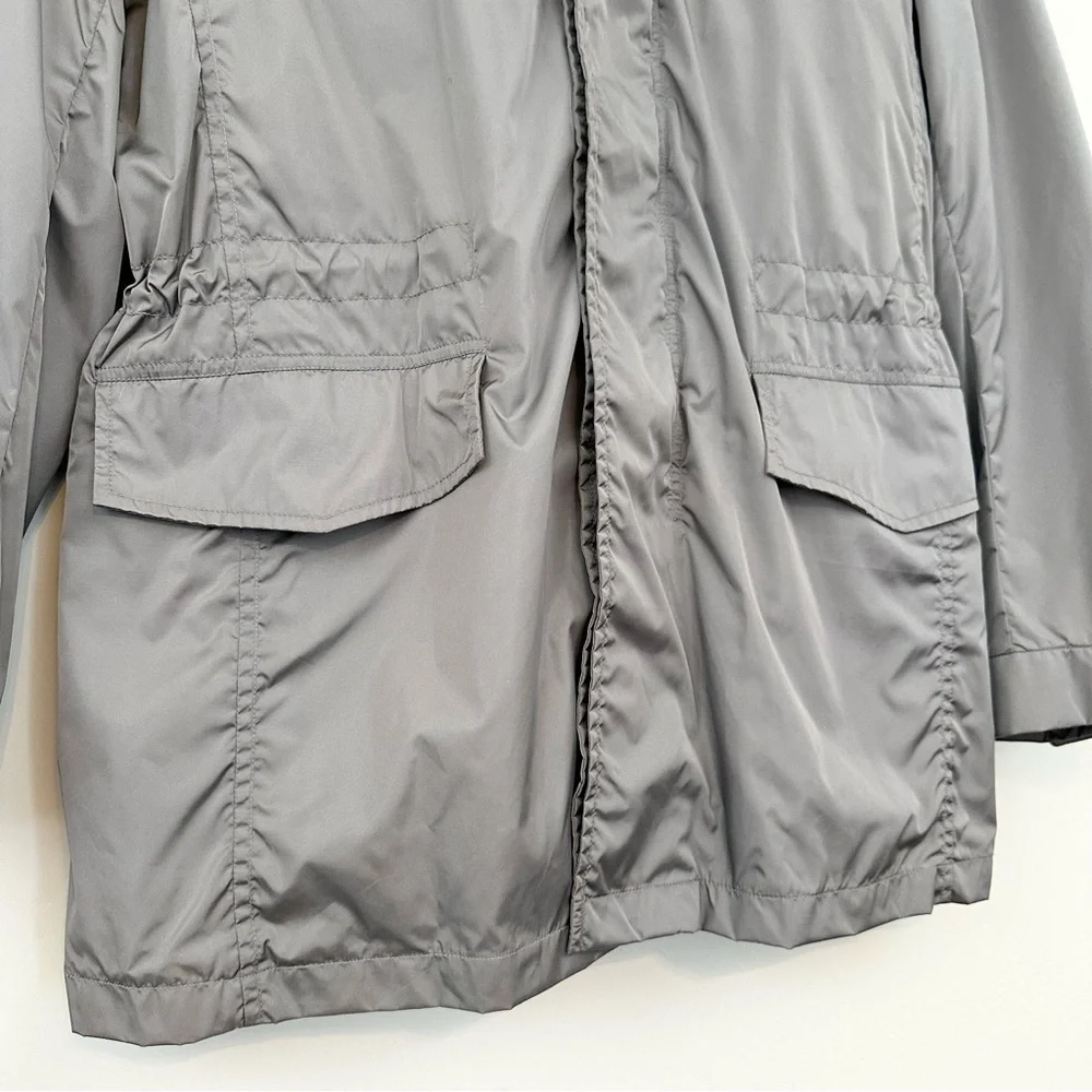 Gucci men’s Nylon Windbreaker Jacket Silver Gray